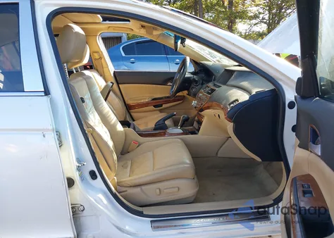 2011 Honda Accord 3.5 Ex-L z USA, uszkodzony, nr VIN 1HGCP3F86BA000199